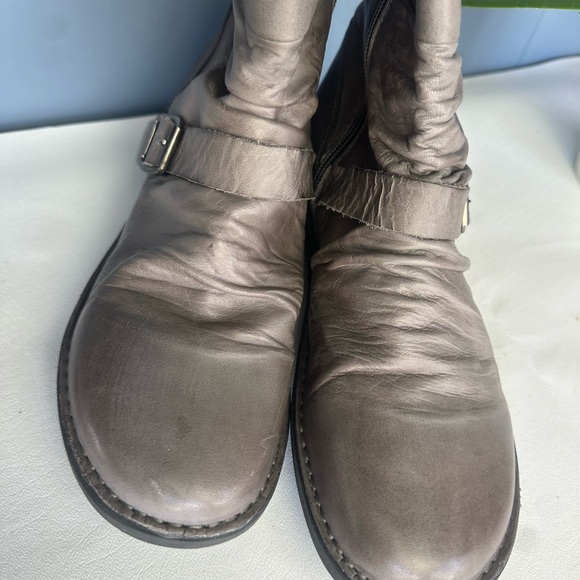 Miz Mooz Grey Leather Buckled Mid Pasha Boots Women's 41 NWOT - Picture 5 of 12
